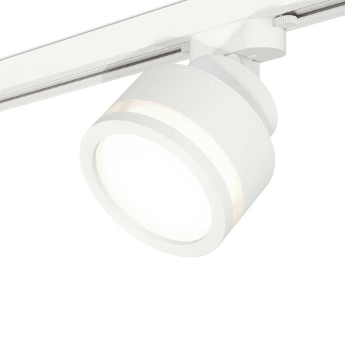 Комплект трекового светильника Ambrella light Track System XT (A2524, A2105, C8101, N8412) XT8101022 Комплект трекового светильника Ambrella light Track System XT (A2524, A2105, C8101, N8412) XT8101022