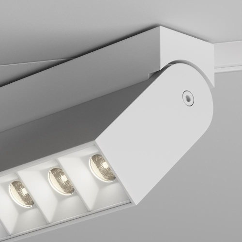 Трековый светодиодный светильник для магнитного шинопровода Maytoni Technical Points TR015-2-10W3K-W