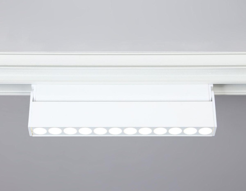 Трековый светодиодный светильник Ambrella light Track System Magnetic GL4044 Трековый светодиодный светильник Ambrella light Track System Magnetic GL4044