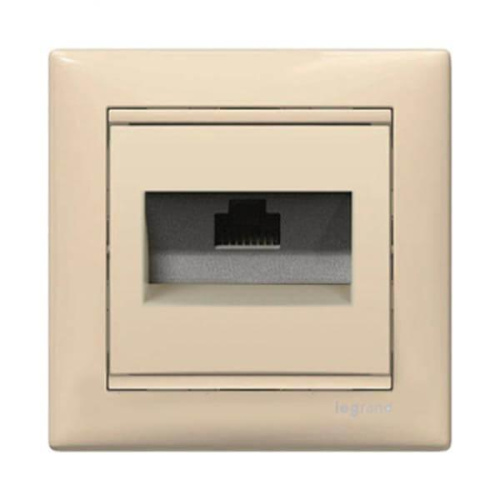 Розетка компьютерная RJ45 Legrand Valena 5e кат UTP с захватами слоновая кость 774130