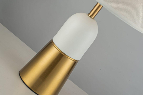 Настольная лампа Arti Lampadari Candelo E 4.1.T2 BW Настольная лампа Arti Lampadari Candelo E 4.1.T2 BW