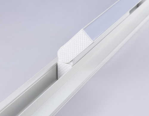 Трековый светодиодный светильник Ambrella light Track System Magnetic GL4061 Трековый светодиодный светильник Ambrella light Track System Magnetic GL4061