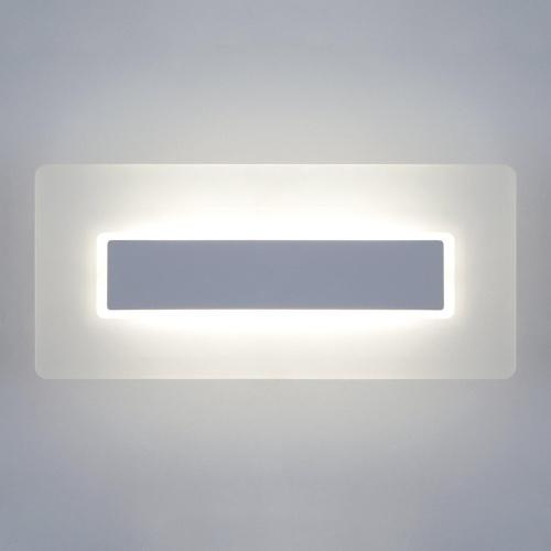 Настенный светодиодный светильник Eurosvet Square 40132/1 Led белый