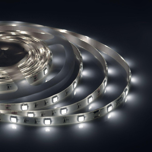 Светодиодная влагозащищенная лента Apeyron 7,2W/m 30LED/m 5050SMD холодный белый 5M 10-01 Светодиодная влагозащищенная лента Apeyron 7,2W/m 30LED/m 5050SMD холодный белый 5M 10-01
