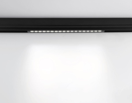 Трековый светодиодный светильник Ambrella Light Track System Magnetic 220V GL1314 Трековый светодиодный светильник Ambrella Light Track System Magnetic 220V GL1314