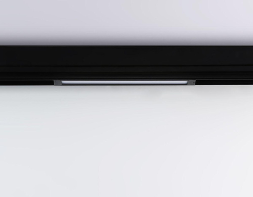 Трековый светодиодный светильник Ambrella Light Track System Magnetic 220V GL1262 Трековый светодиодный светильник Ambrella Light Track System Magnetic 220V GL1262